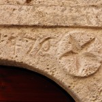 Monterotondo, particolare della data del Portone del 1476 in Via Vitali