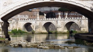 Roma tevere ponte vittorio ponte sant'angelo gite sul tevere